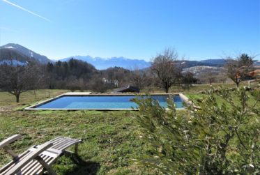 Magnifique ferme rénovée de plus de 370 m2 avec piscine, cadre idyllique !