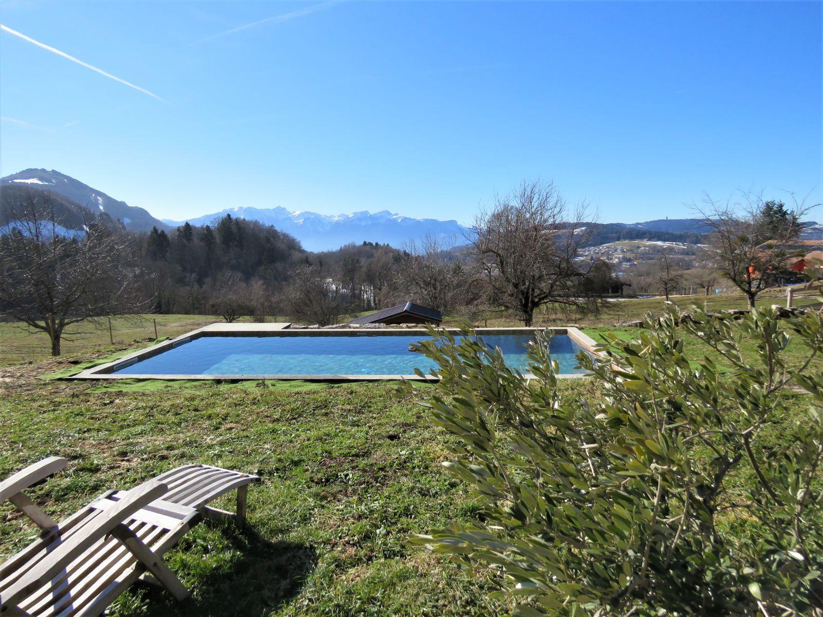 Magnifique ferme rénovée de plus de 370 m2 avec piscine, cadre idyllique !