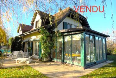 Charmante maison villageoise, en bordure de zone agricole !