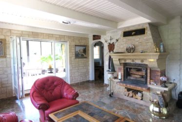 Villa individuelle avec haut potentiel et terrain de 1'095 m2 !