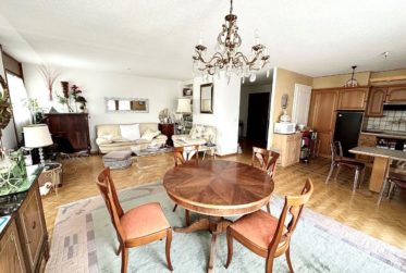 PPE "LA LOUVE " Spacieux appartement de 124 m2 au centre-ville avec haut potentiel !