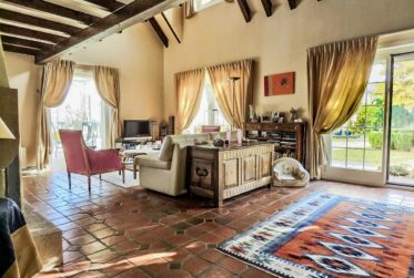 Charmante maison villageoise, en bordure de zone agricole !