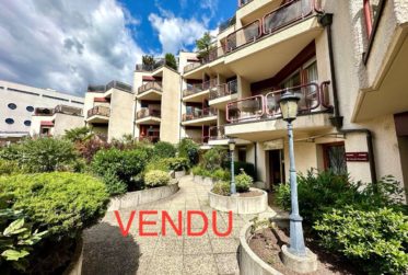 PPE "LA LOUVE " Spacieux appartement de 124 m2 au centre-ville avec haut potentiel !