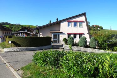 Villa individuelle avec haut potentiel et terrain de 1'095 m2 !