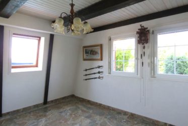 Villa individuelle avec haut potentiel et terrain de 1'095 m2 !