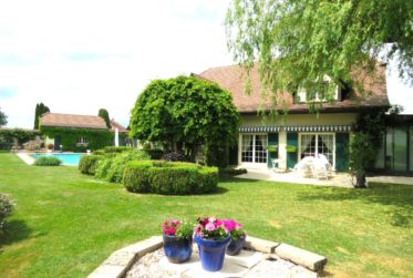 Charmante maison villageoise, en bordure de zone agricole !