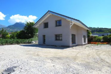 En bordure de zone viticole, magnifique villa neuve !