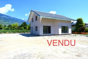 En bordure de zone viticole, magnifique villa neuve !