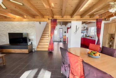 Villa individuelle avec grand terrain plat de 958 m2