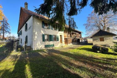 Ferme villageoise - Parcelle de 2'578 m2 en zone village !