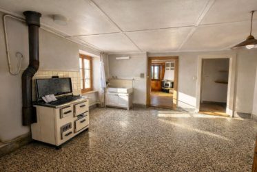 Ferme villageoise - Parcelle de 2'578 m2 en zone village et gros potentiel d'agrandissement !