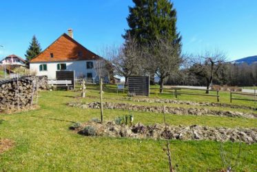 Ferme villageoise - Parcelle de 2'578 m2 en zone village et gros potentiel d'agrandissement !