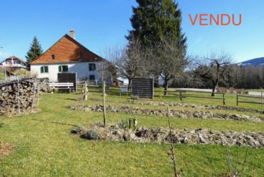 Ferme villageoise - Parcelle de 2'578 m2 en zone village et gros potentiel d'agrandissement !