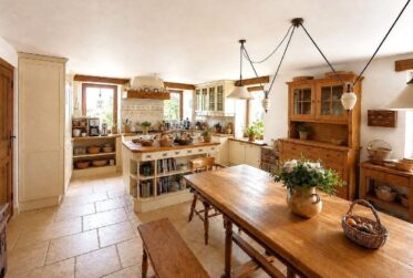 Magnifique ferme villageoise de 8.5 pièces, au fort potentiel